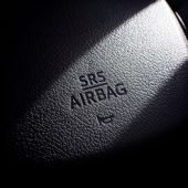 srs-airbag-symbol-steering-wheel-car_41472-225